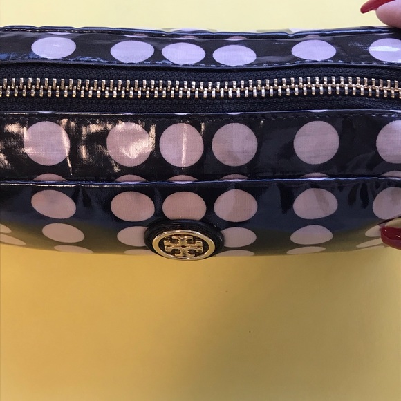 Gorgeous Tory Burch cosmetic bag❤️HP🎉🎊 - Picture 7 of 7